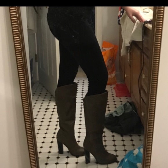 Heel Boots NEVER worn - Picture 2 of 3